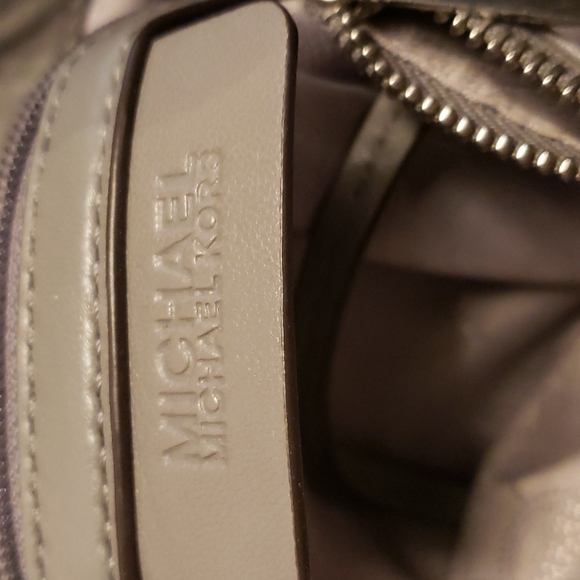 Handbag - Picture 6 of 6